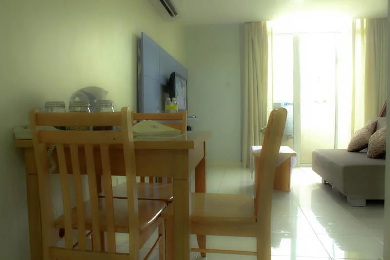 1 Queen Bedroom + Double Single Bed + Bedroom Duplex
